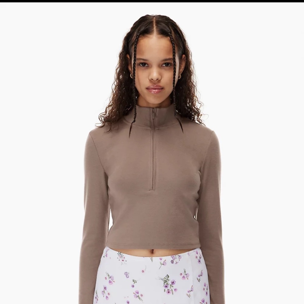 Aritzia Sunday Best Cropped Quarterzip